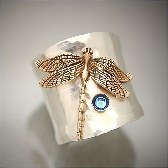 Vintage Nature-Inspired Dragonfly Ring