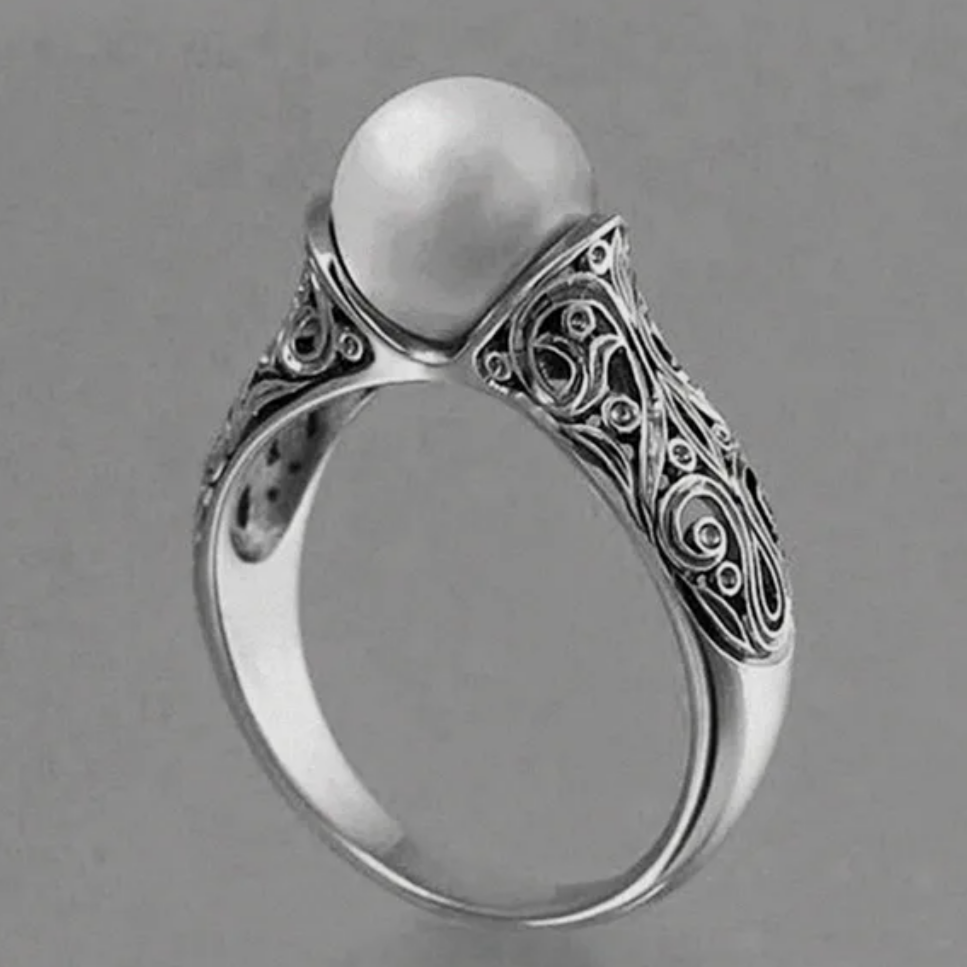 Elegant Vintage Pearl Ring in Silver
