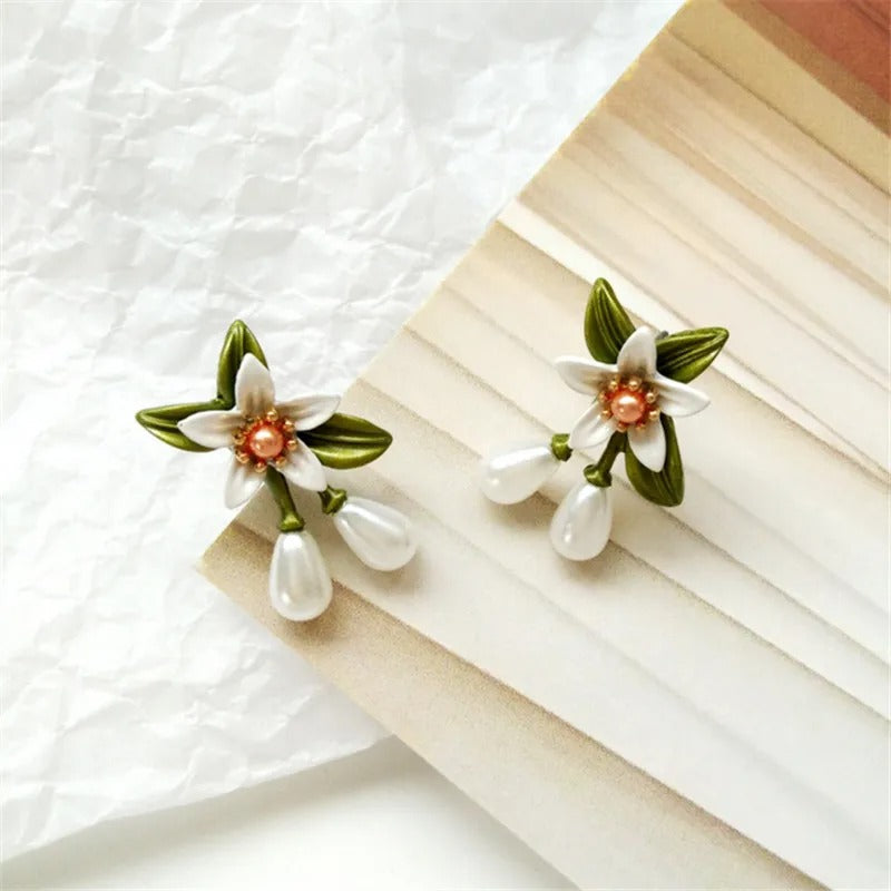 Pearl Drop Earrings with White Flowers