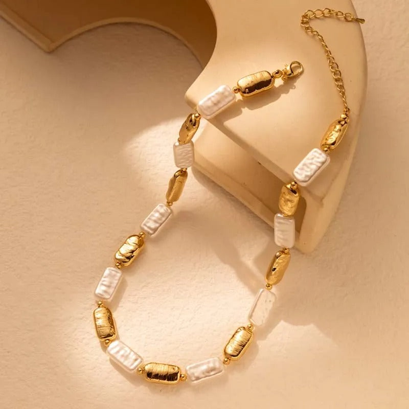 Vintage Gold White Bead Pearl Necklace