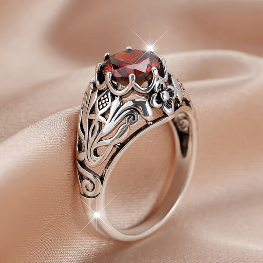 Elegant Vintage Style Red Zirconia Ring