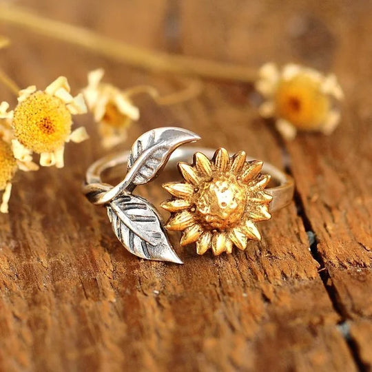 Radiant Gold Ring with Sunflower Detail