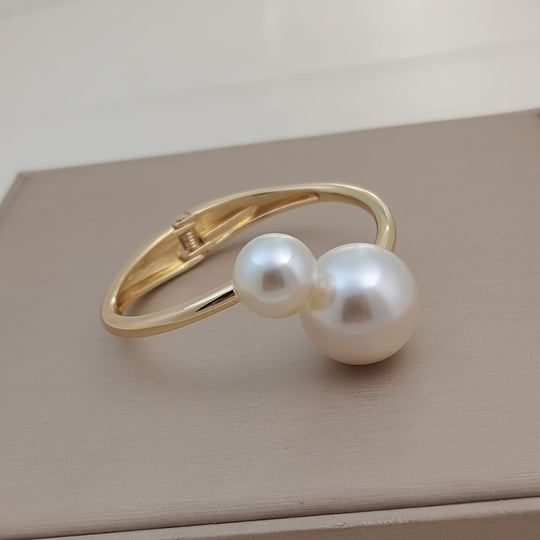 Elegant Golden-Tone Faux Pearl Bracelet