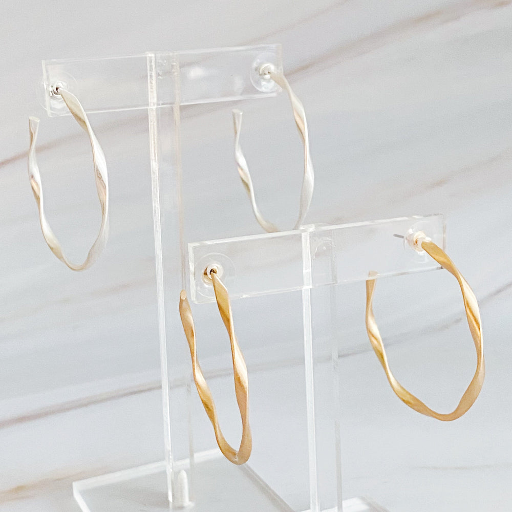 Sleek Wavy Design Hoop Earrings