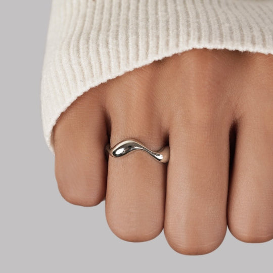 Waves - Modern Statement Curvy Ring