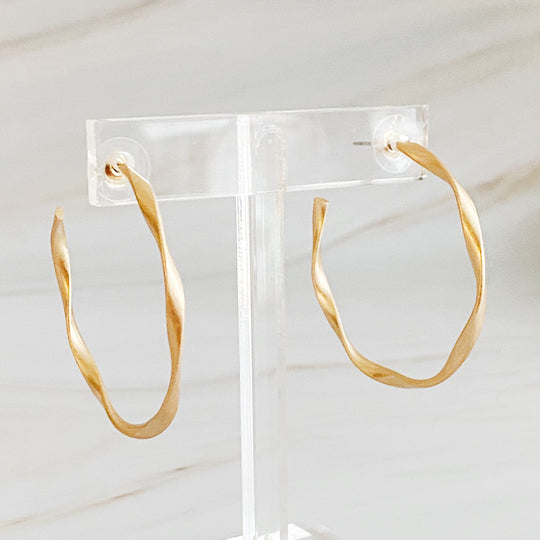 Sleek Wavy Design Hoop Earrings