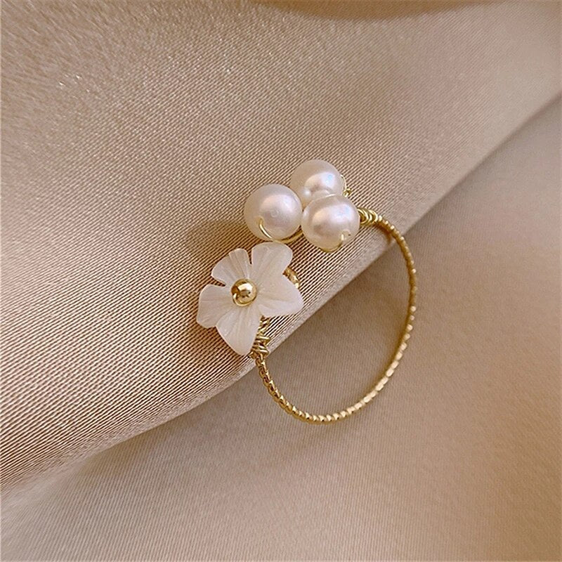 Elegant White Blossom Pearl Ring in Gold