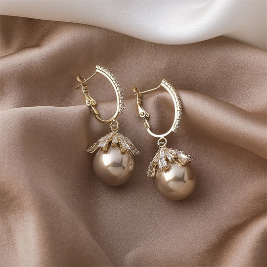 Malia Graceful Pearl Earrings
