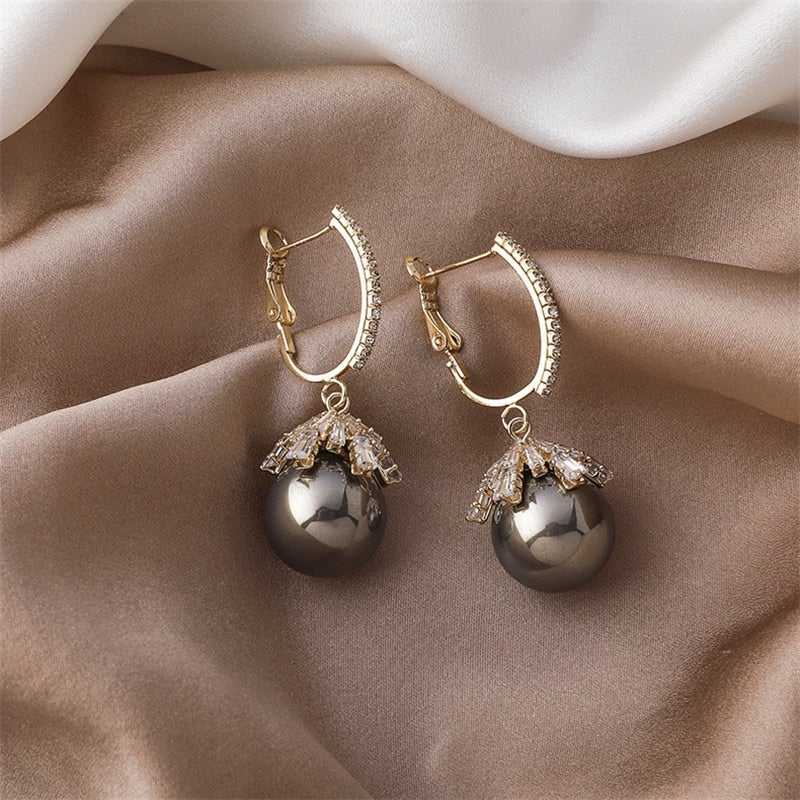 Malia Graceful Pearl Earrings