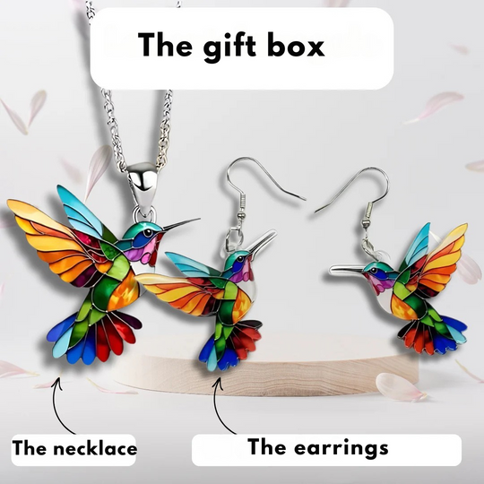 Aurea Beautiful hummingbird Design Necklace