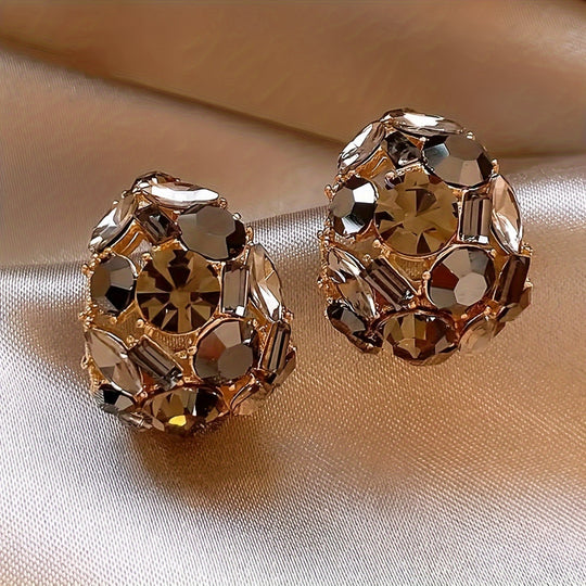 Elegant Vintage-Inspired Hoop Earrings