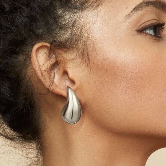 Sandra Polished Teardrop Gold Earrings