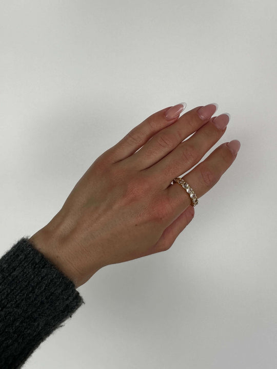 Amia - Radiant Cut Sparkle Ring