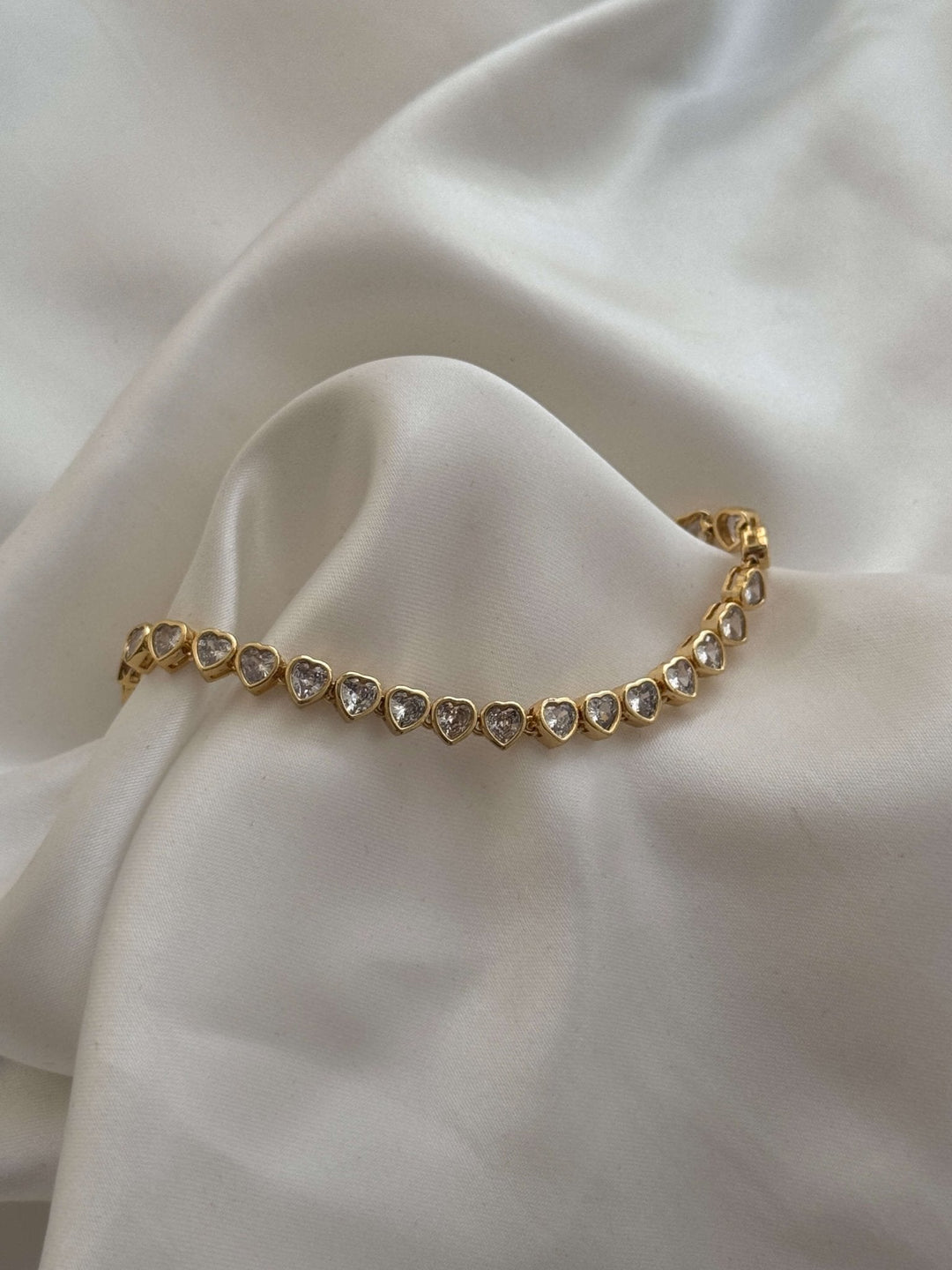 Arabella - Dainty Zirconia Heart Bracelet