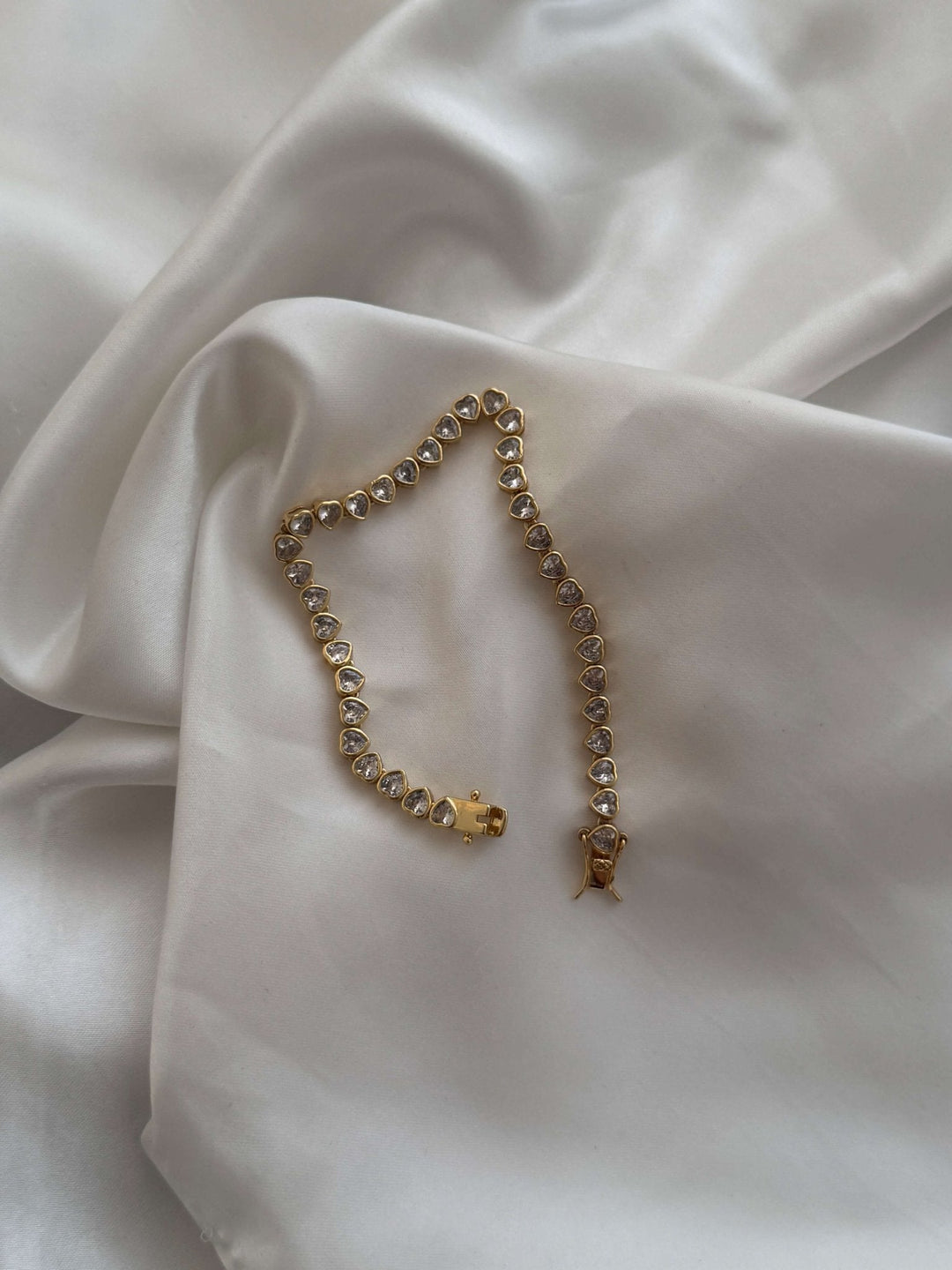 Arabella - Dainty Zirconia Heart Bracelet